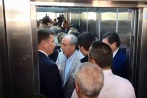 CHP Genel Merkezinde asansör krizi