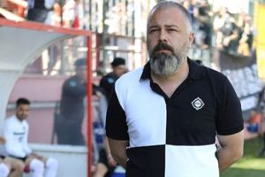 Altay'da Töraydın sportif direktörlük görevine döndü