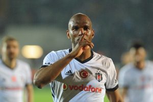 Ryan Babel'den olay gönderme!