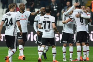 Beşiktaş, Kayserispor'u 2 golle geçti