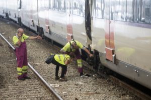 Tren kazası: 2 ölü, 14 yaralı