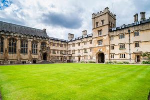 Oxford öğrencilerinin çılgın partilerine son!