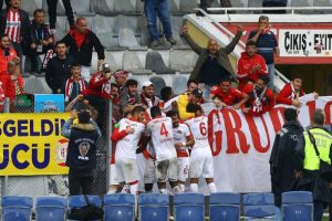 'Antalyaspor ligde kalmayı büyük oranda garantiledi'