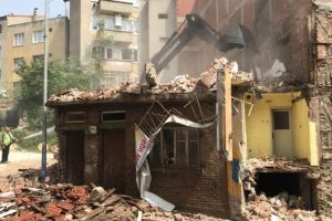 Bursa Gemlik'te yıkım sürüyor!