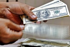 Dolar endeksi geriledi, gözler Trump kararında