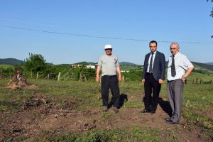 Muhtar tek başına mahallenin meralarını ıslah etti
