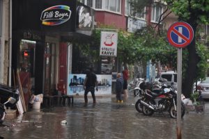 Bursa İnegöl 1 saatte göle döndü!