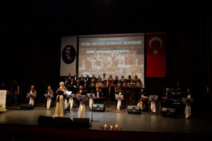 Bursa Barosu Türk Müziği Korosu bu kez türkülerle coşturdu