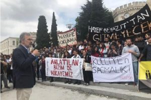 Üniversitelilerin 'bölünme protestosu' devam ediyor