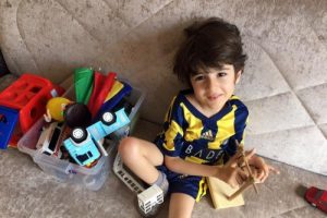 SMA hastası Umutcan ilacını bekliyor
