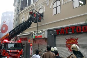 İstiklal'de korkutan yangın