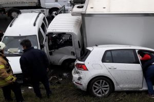 TEM'de zincirleme kaza: 5 araç birbirine girdi