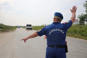 Jandarma yazlık kıyafetlerini giydi