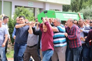 İntihar eden genç kız son yolculuğuna uğurlandı