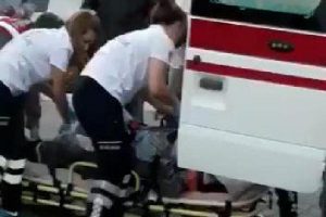Benzin döküp, kendisini ateşe verdi!