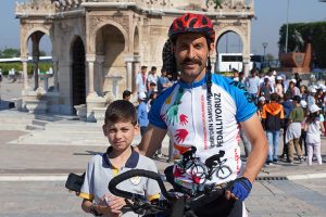 'Kistik fibrozis' için pedal çeviriyor