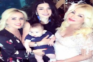 Zahide Yetiş'ten 'baby shower' partisi