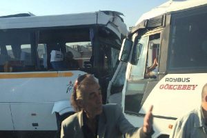 İşçi servis midibüsleri çarpıştı: 16 yaralı