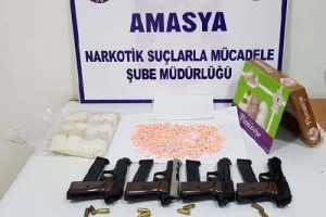 Pişmaniye kutusundan uyuşturucu hap çıktı