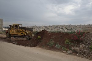 TSK ve ÖSO Afrin'de teröristlerin mayın döşediği hendekleri temizliyor