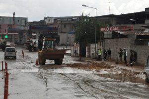 Gaziantep'te sağanak yağış sele neden oldu