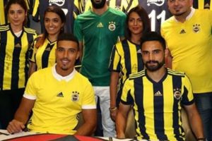 Fenerbahçe'de Mehmet Ekici ve Dirar kadrodan çıkarıldı