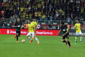 Ziraat Türkiye Kupası'nda zafer Teleset Mobilya Akhisarspor'un