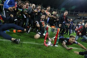 Akhisarspor kupasına kavuştu
