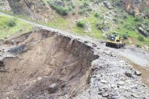 Şırnak-Hakkari karayolunda heyelan!