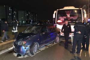 Bursa'da servis aracıyla kafa kafaya çarpıştı: 5 yaralı
