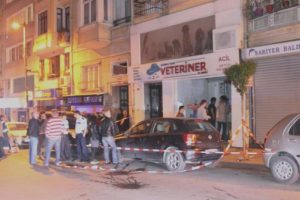 Boya yaparken canlarından oluyorlardı
