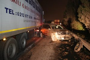 Lastik değiştiren cipe TIR çarptı: 1 ölü, 1 yaralı