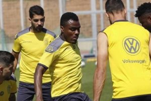 Emenike'nin uykusu geldi, antrenmanı bıraktı