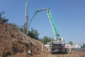 Bursa'da Mollaarap'a 400 adet fore kazık!