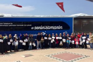 Türk Telekom Gezici Eğitim Tırı Bursa'da