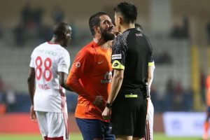 Arda Turan'a verilen ceza İspanya gündeminde