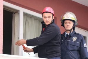 Balkondan girilen evde baygın bulundu!