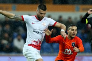 Başakşehir, Antalyaspor'a konuk oluyor