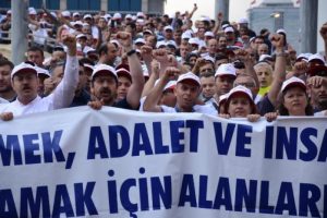 Büyükşehir işçilerinden eylem