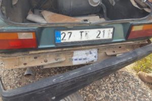 Otomobilin tamponundan kaçak sigara çıktı