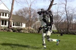 Yeni insansı robot doğada böyle koşuyor!