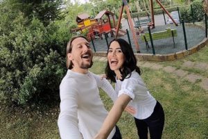 Ünlü çift haberi böyle duyurdu!