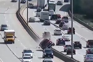 Alkollü sürücü trafiği birbirine kattı!