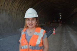Zorlu meslekte kadın eli