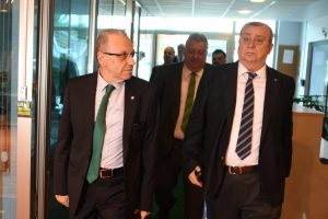 Bursaspor'da Lemi Keskin listesini divana sundu