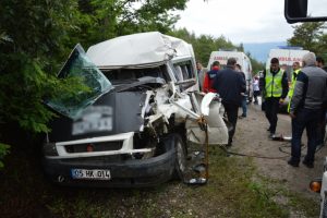 Nişana giderken kaza yaptılar: 11 yaralı