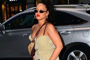 Rihanna'dan gövde gösterisi!