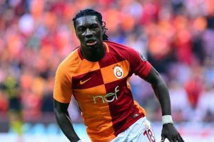Bafetimbi Gomis, Alex'i yakaladı