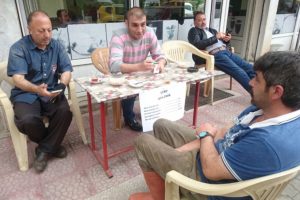 Dert dinleme standı açtılar