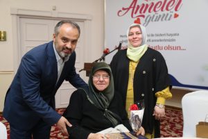 Bursa'da Başkan Aktaş'tan annelere moral
